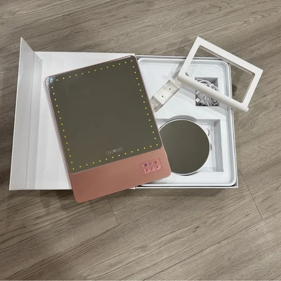 RIKI loves RIKI RIKI SKINNY w/LED Lights, Bluetooth Selfie Function, & 10x mag - Picture 5 of 15